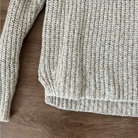 Abercrombie & Fitch Women’s Chunky Turtleneck Sweater Size M - Picture 3 of 5